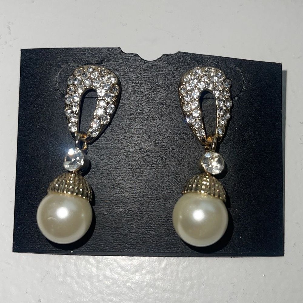 JCPenny Fashion Earrings Tear Drop Pearl Diamond Gold Medal NWT